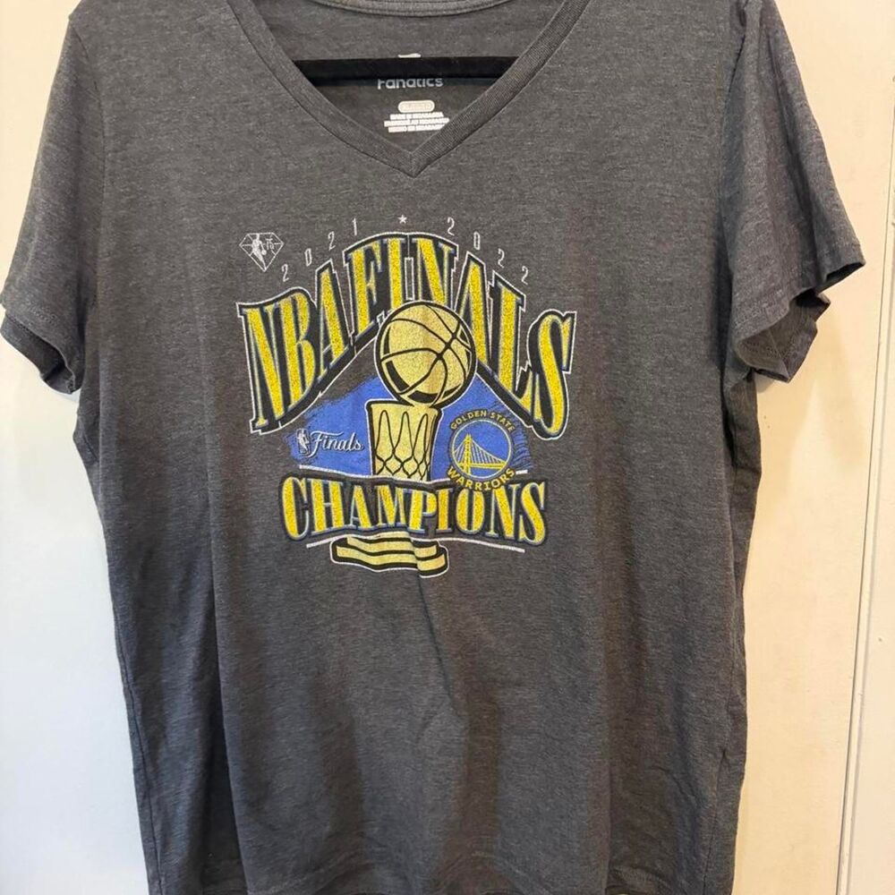 Fanatics Women's Grey T-shirt